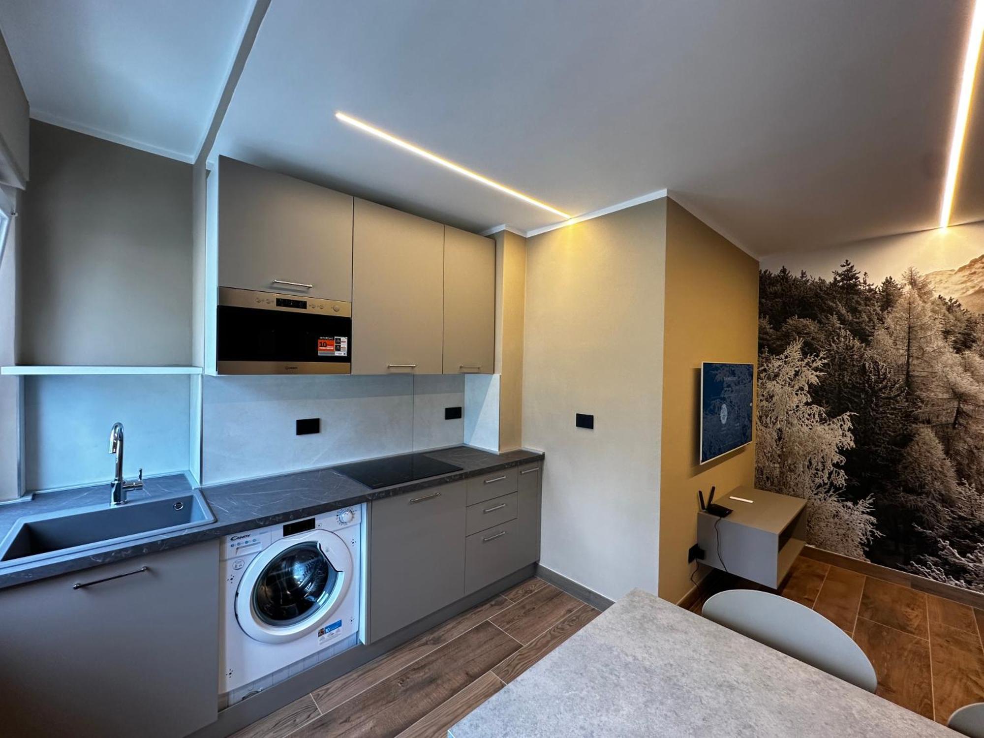 Center Holidays Apartment *